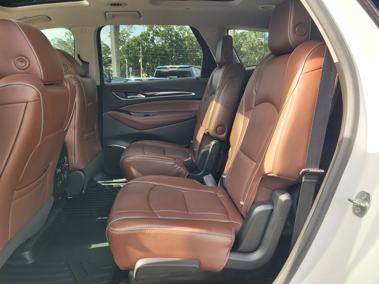 Used 2018 Buick Enclave Avenir w/ Avenir Technology Package image 6