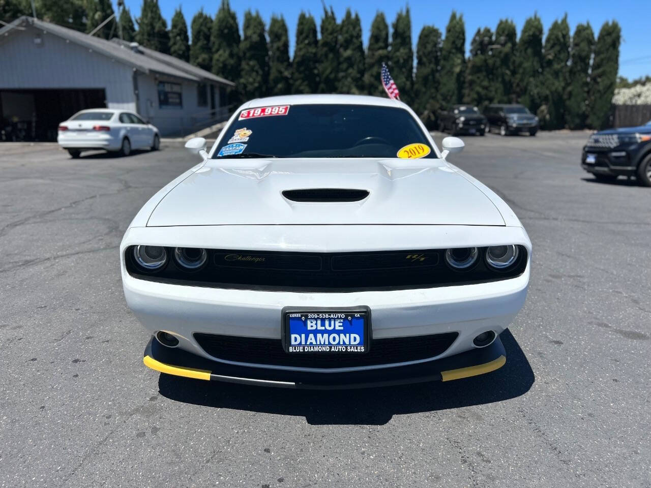 Used 2019 Dodge Challenger R/T w/ Driver Convenience Group RWD image 2