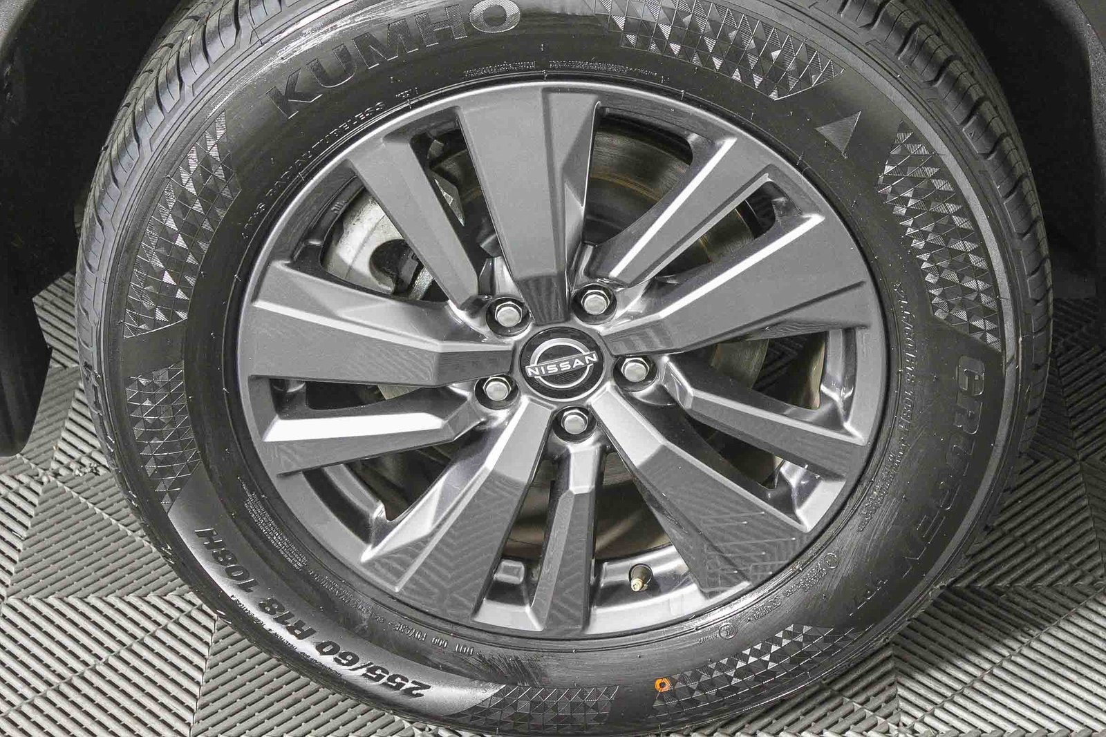 Used 2022 Nissan Pathfinder SV image 11