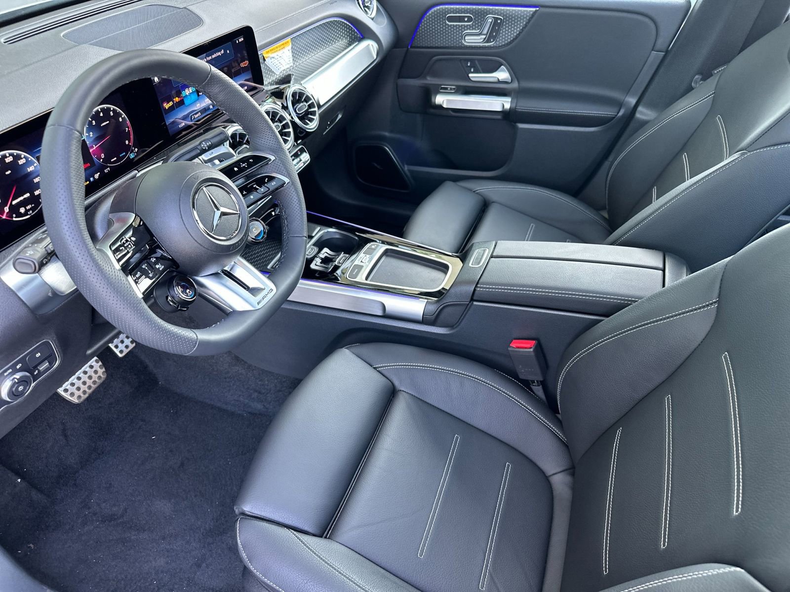 Used 2024 Mercedes-Benz GLB 35 AMG 4MATIC image 11