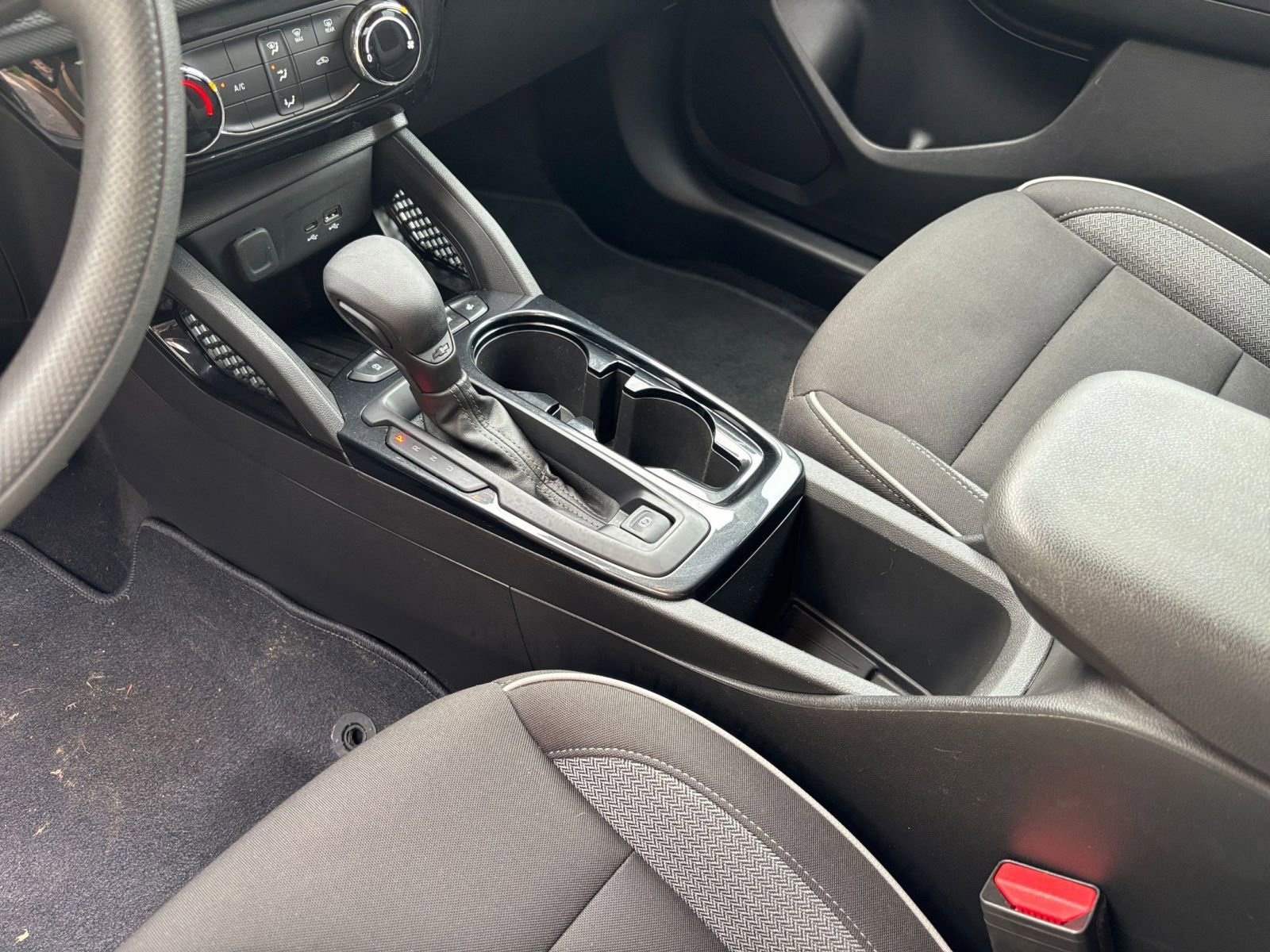 Used 2025 Chevrolet TrailBlazer LT FWD image 40