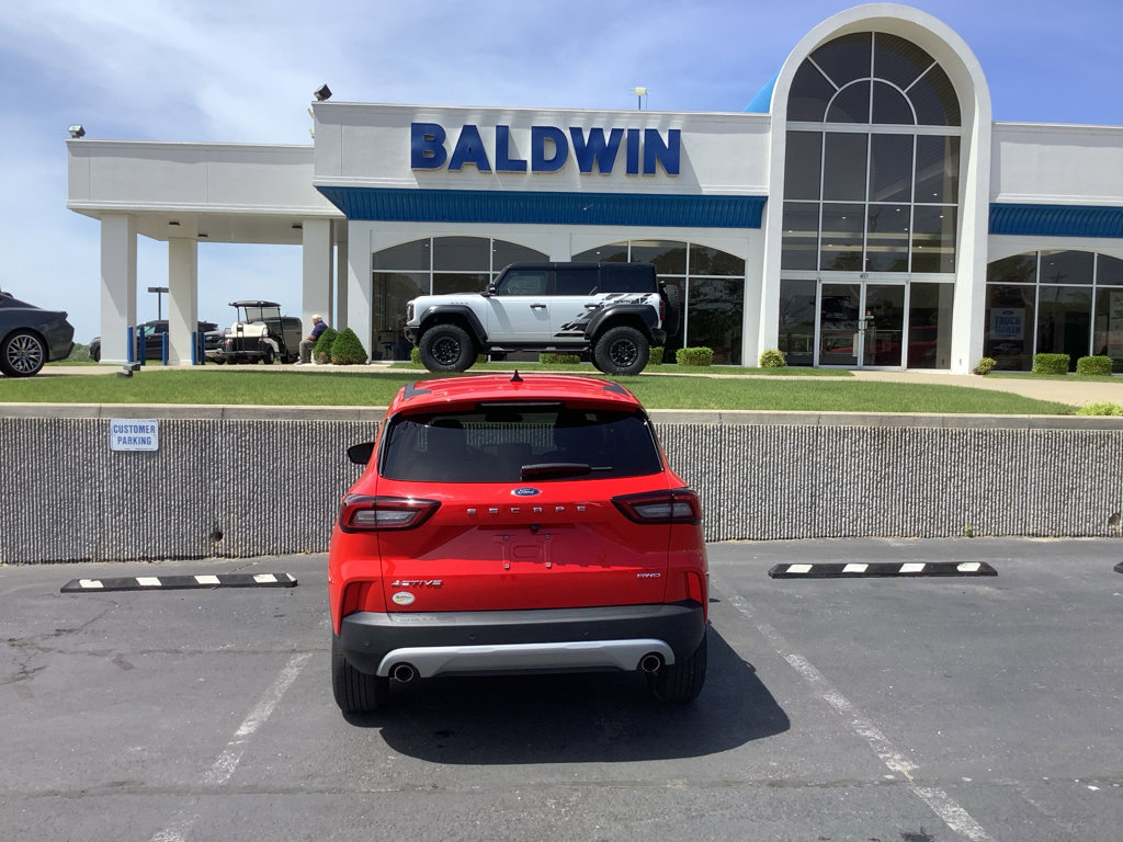 Used 2024 Ford Escape Active w/ Tech Pack #2 AWD/4WD image 6