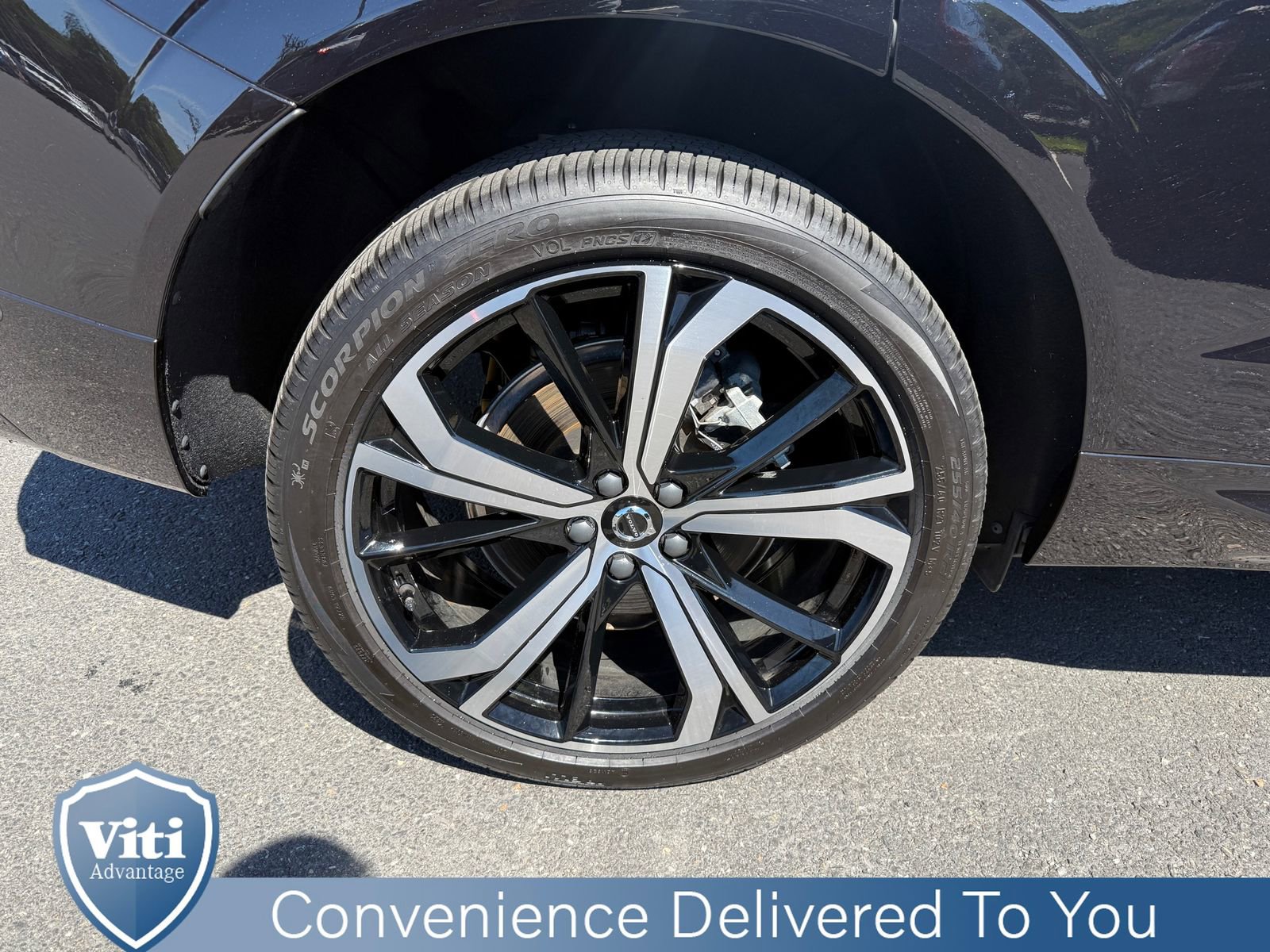 Certified 2024 Volvo XC60 T8 Ultimate w/ Protection Package Premier image 14