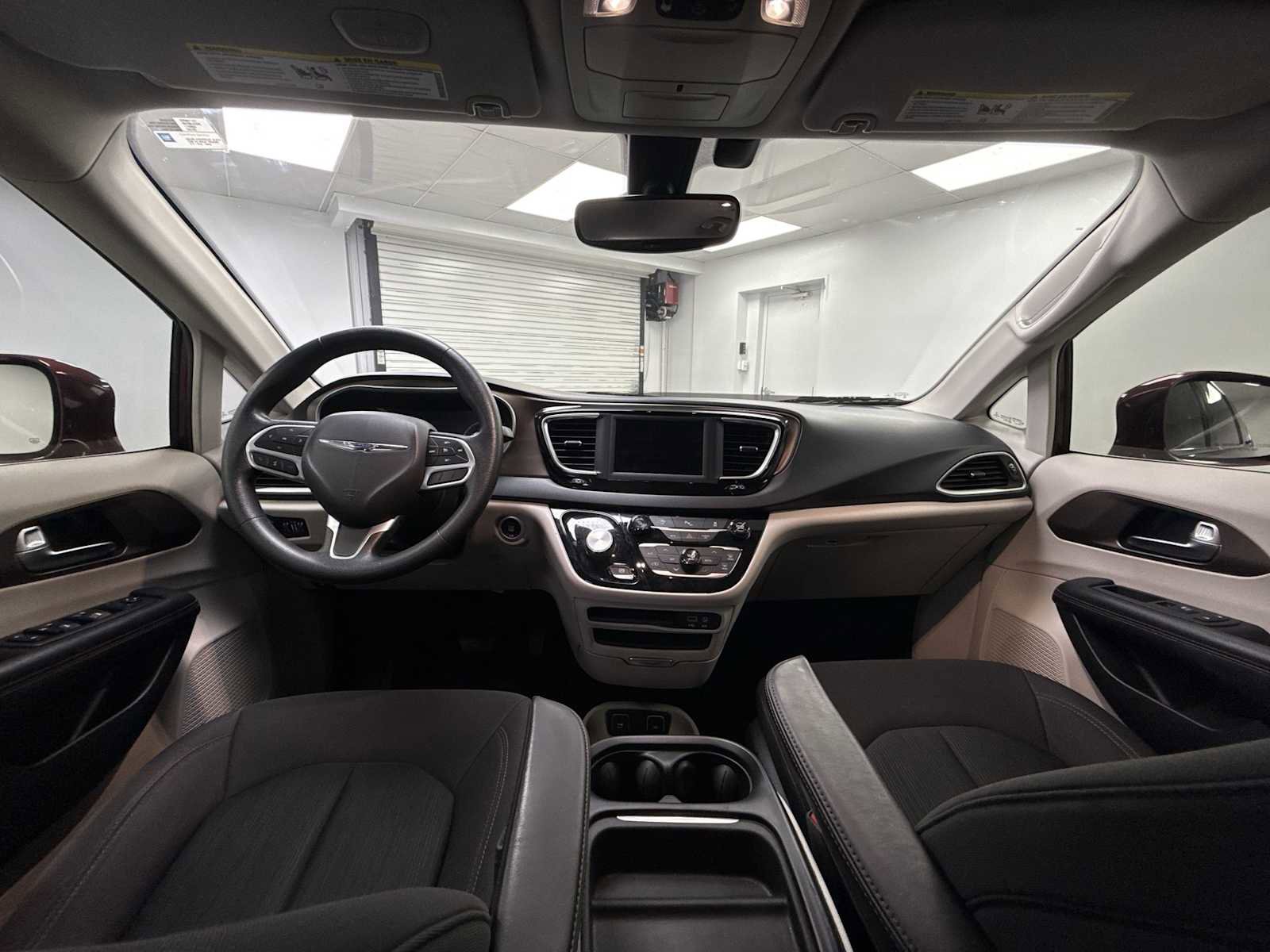 Used 2019 Chrysler Pacifica Touring Plus FWD image 10