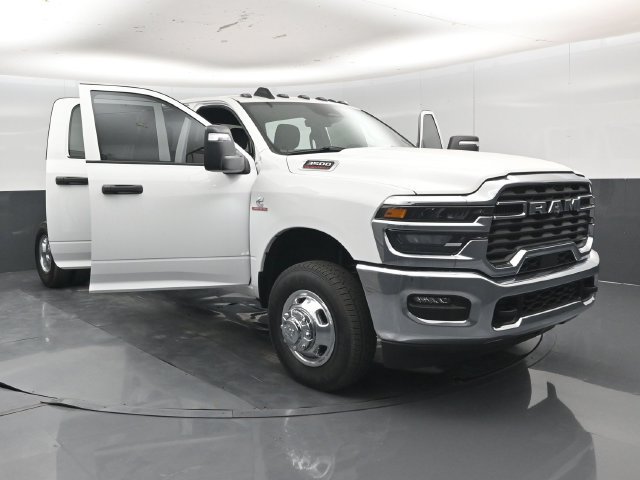 New 2026 RAM 3500 Tradesman w/ Chrome Appearance Group A AWD/4WD image 60