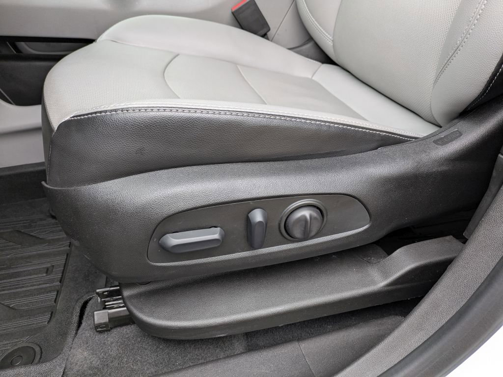 Certified 2022 GMC Terrain SLT w/ LPO, Floor Liner Package AWD/4WD image 13