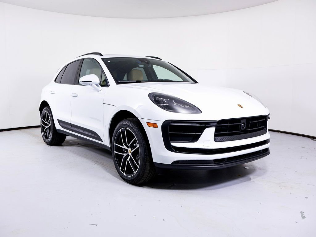 Certified 2025 Porsche Macan AWD/4WD image 25
