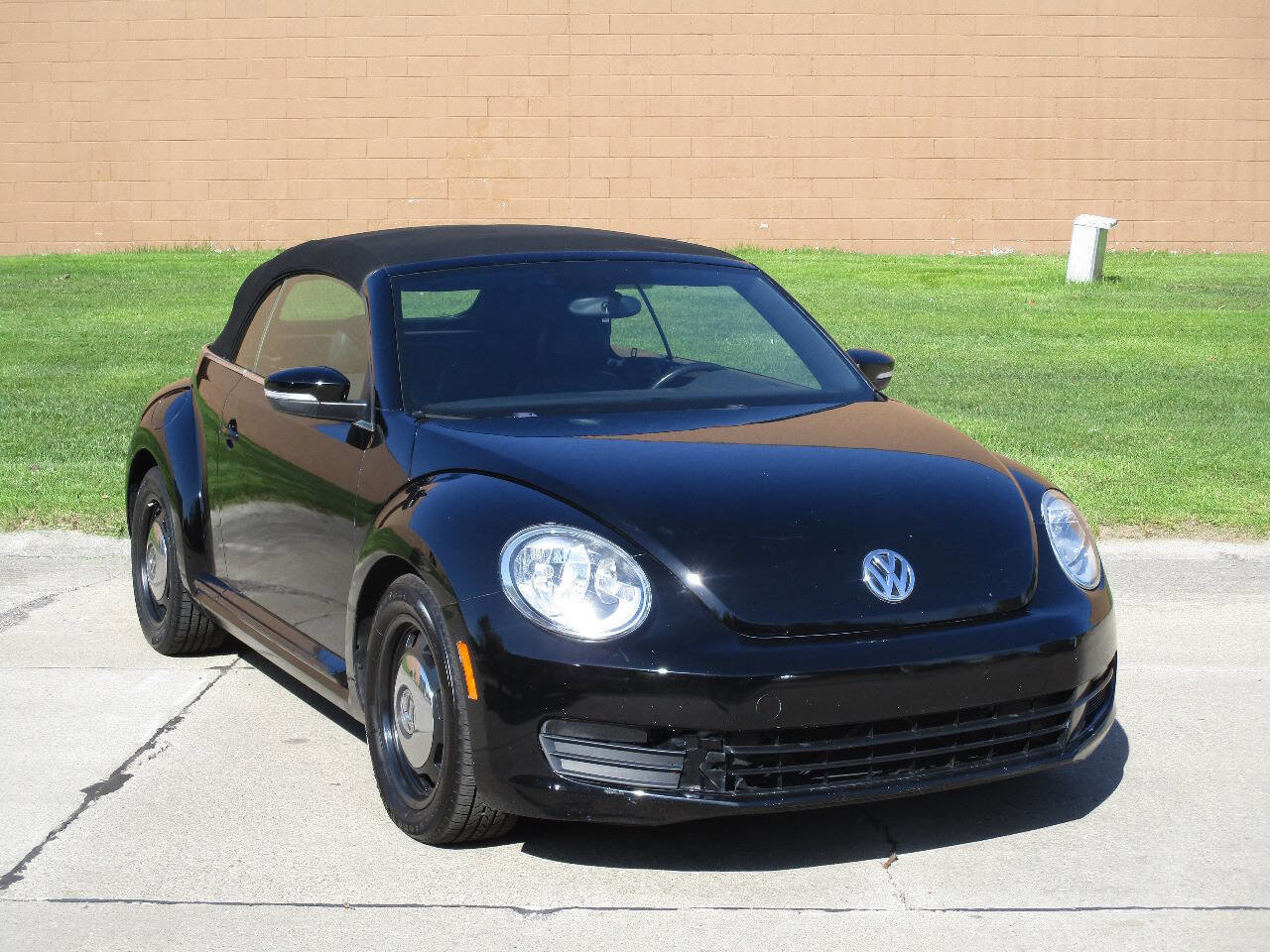 Used 2013 Volkswagen Beetle 2.5