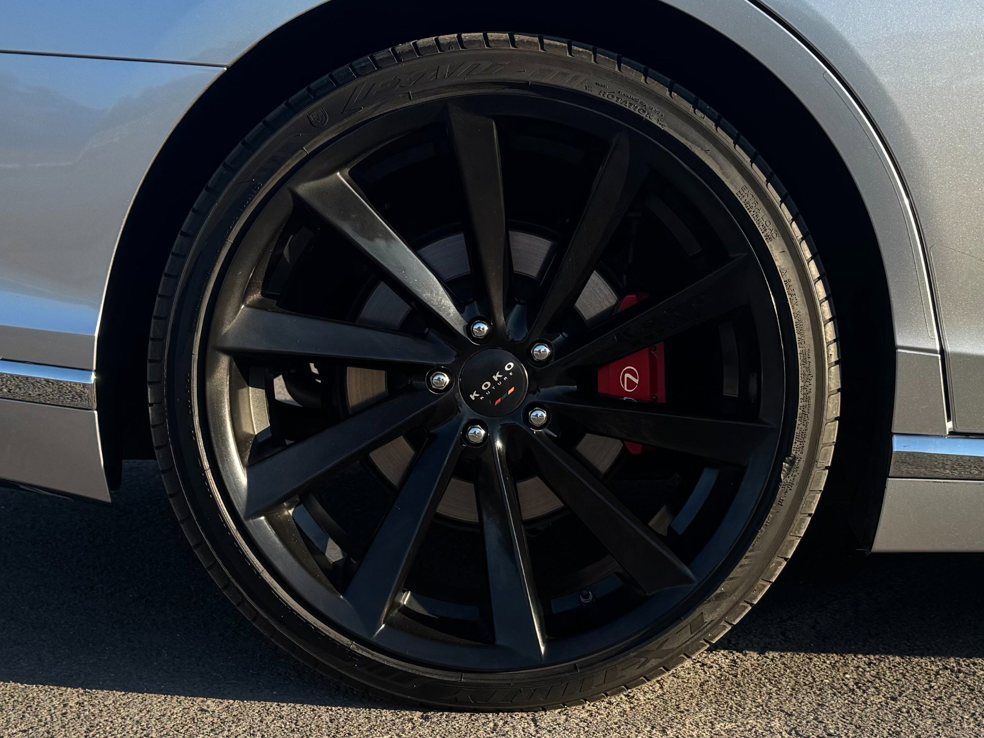 Used 2023 Lexus LS 500h AWD w/ Luxury Package image 9