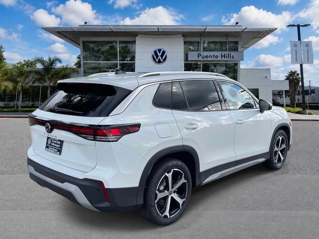New 2026 Volkswagen Tiguan SE FWD image 3