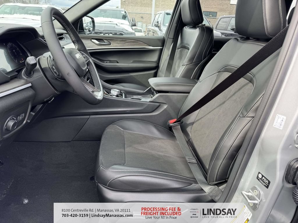 New 2026 Jeep Grand Cherokee Altitude AWD/4WD image 16