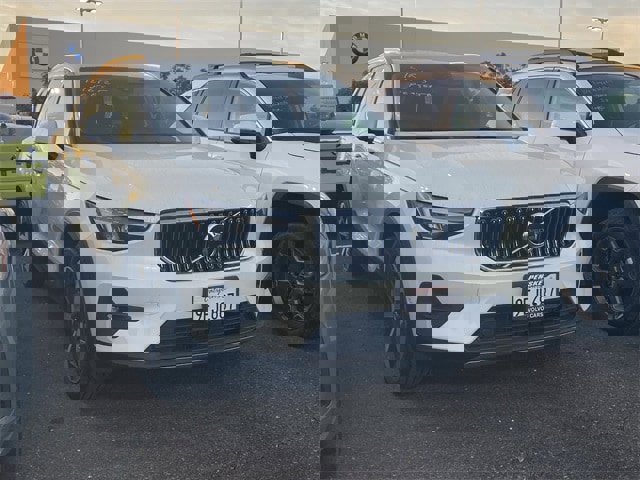 Certified 2023 Volvo XC40 B5 Plus w/ Driver Assist Package image 3