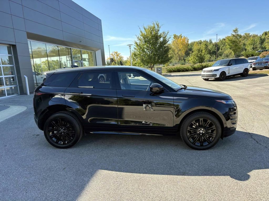 Certified 2025 Land Rover Range Rover Evoque Dynamic SE image 4