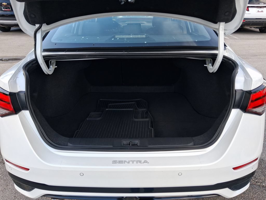 Used 2025 Nissan Sentra SR FWD image 13