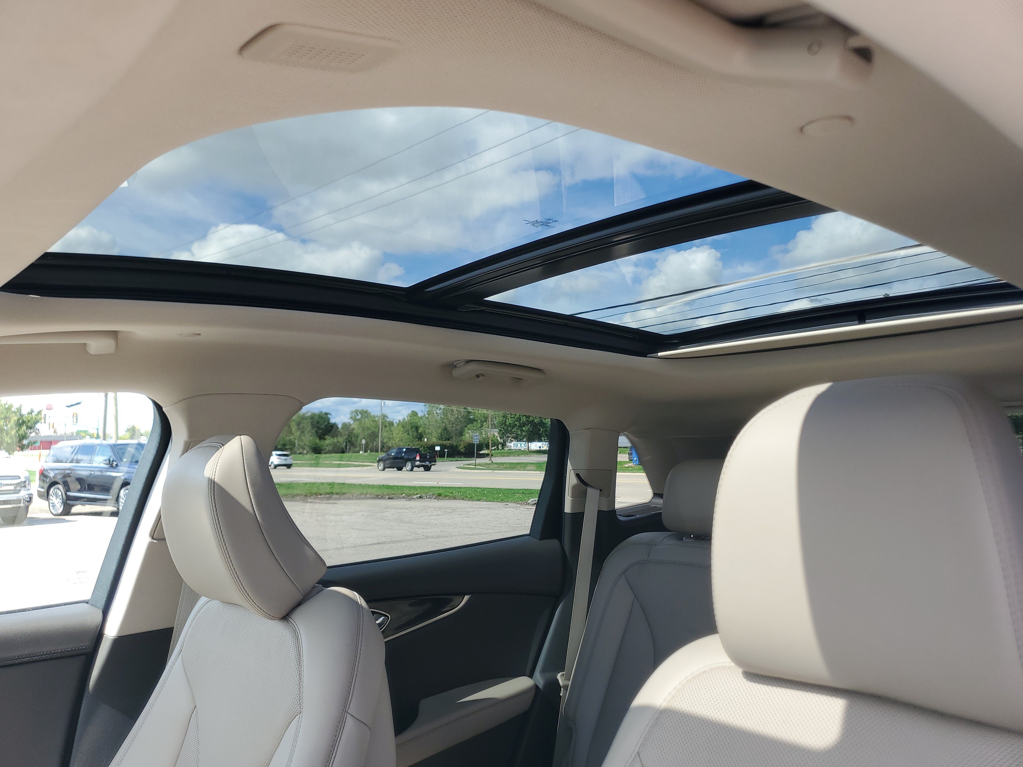 Certified 2023 Lincoln Nautilus Reserve AWD/4WD image 11