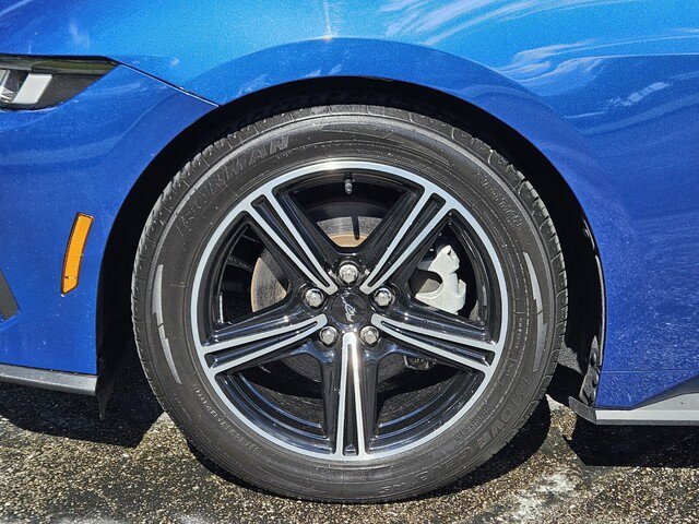 Used 2024 Ford Mustang Convertible image 12