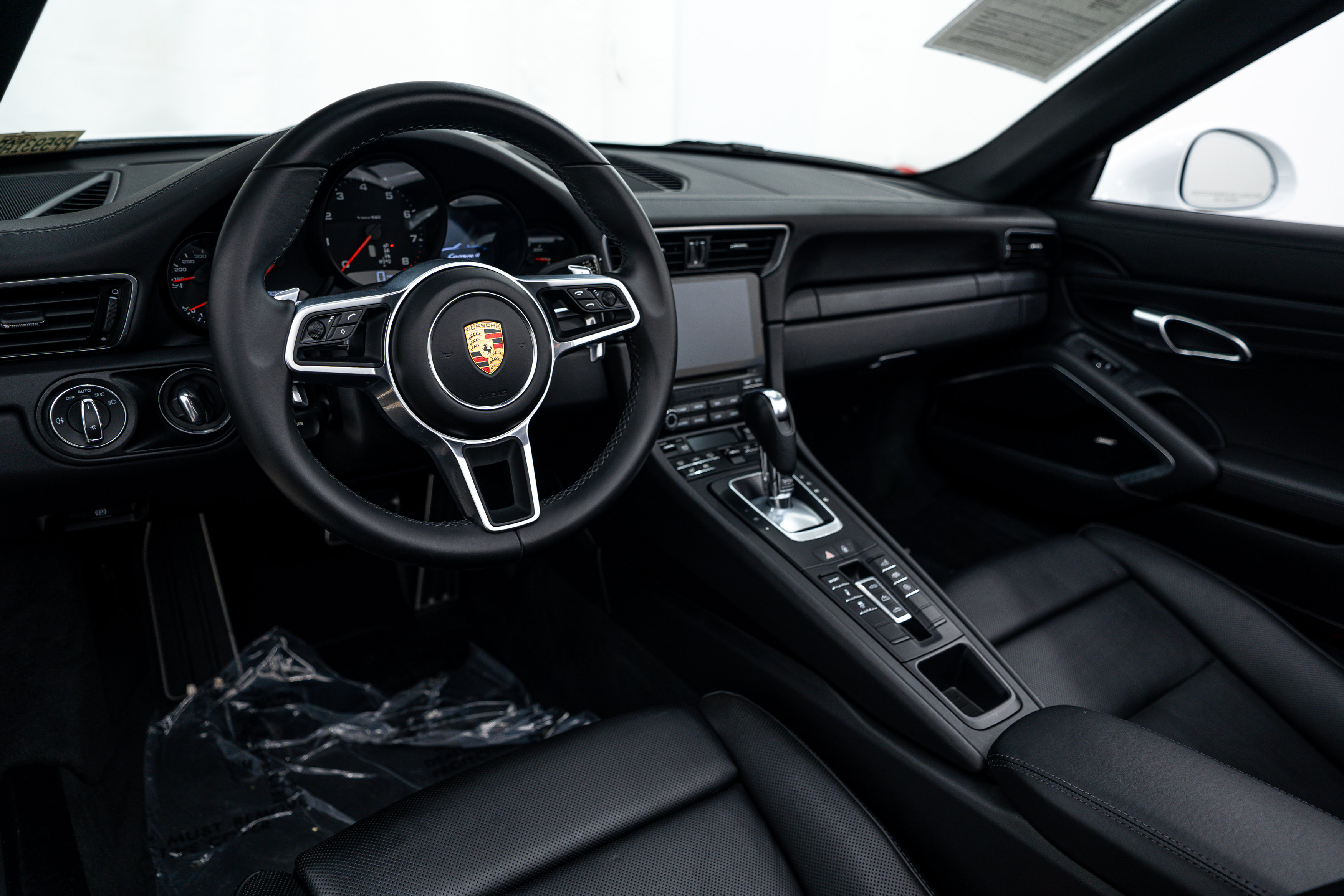 Certified 2019 Porsche 911 Carrera 4 image 4