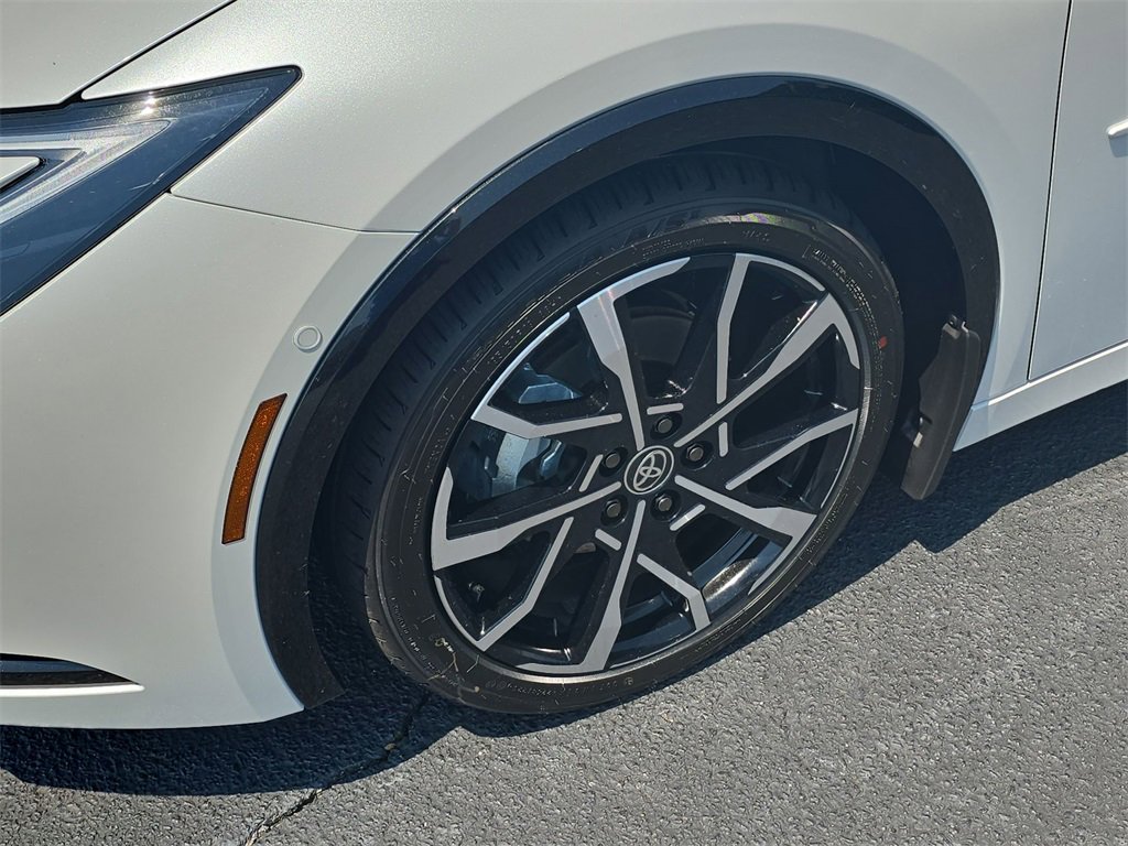 New 2025 Toyota Prius Plug-In Hybrid w/ Limited Premium Package image 16