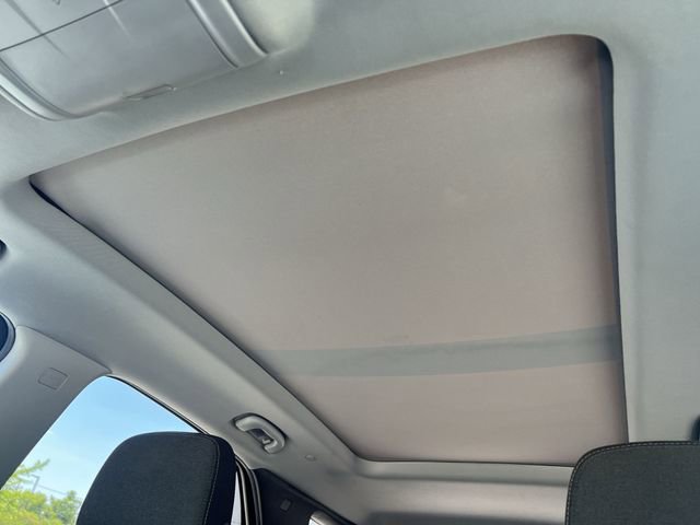 Used 2019 Chevrolet Equinox LT w/ Sun & Navigation Package FWD image 18