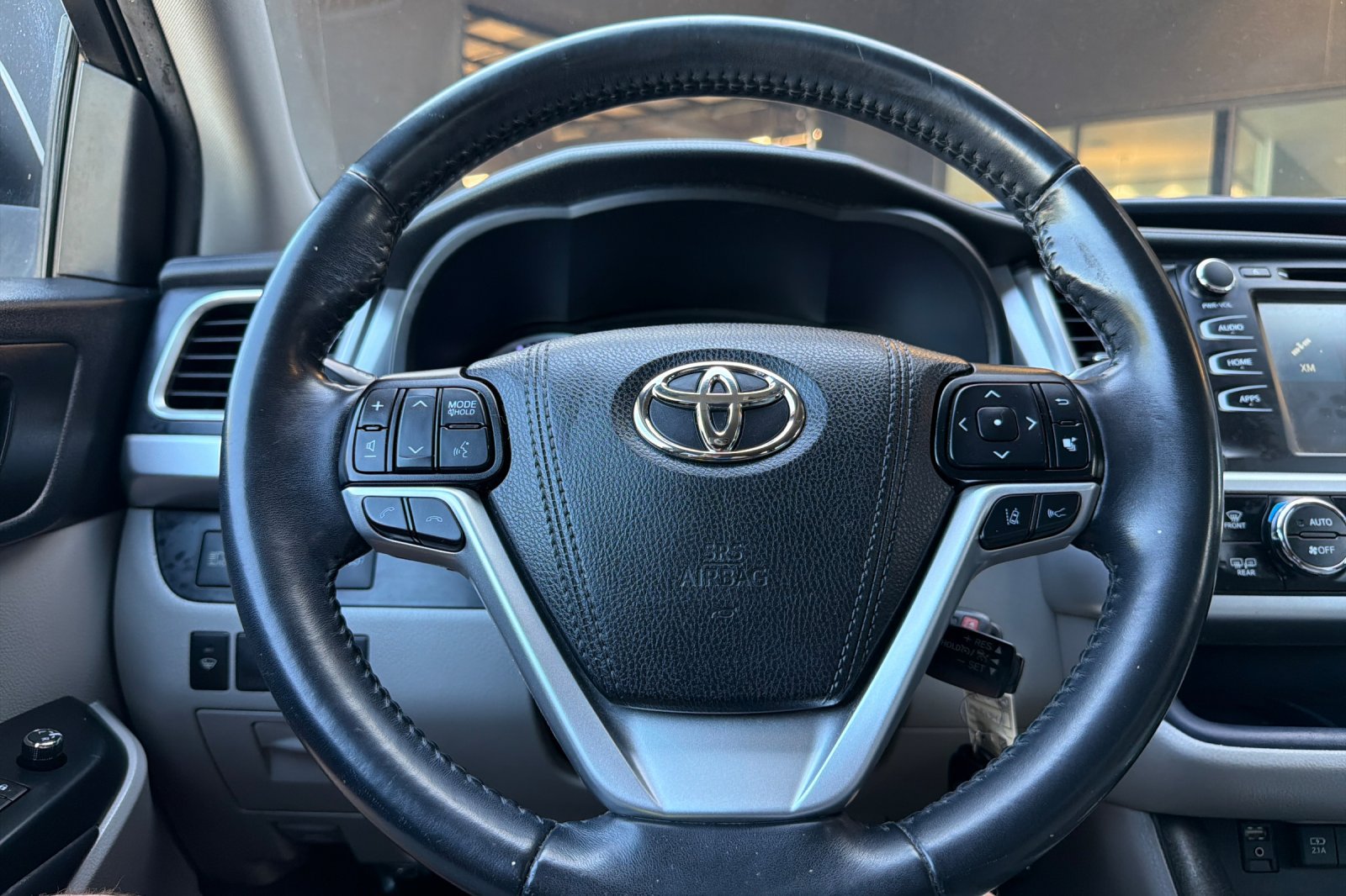 Used 2019 Toyota Highlander Plus AWD/4WD image 24