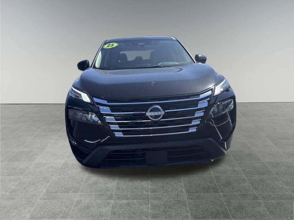 Used 2025 Nissan Rogue SV image 9