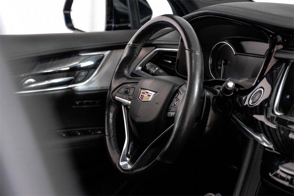 Used 2024 Cadillac XT6 Premium Luxury image 14