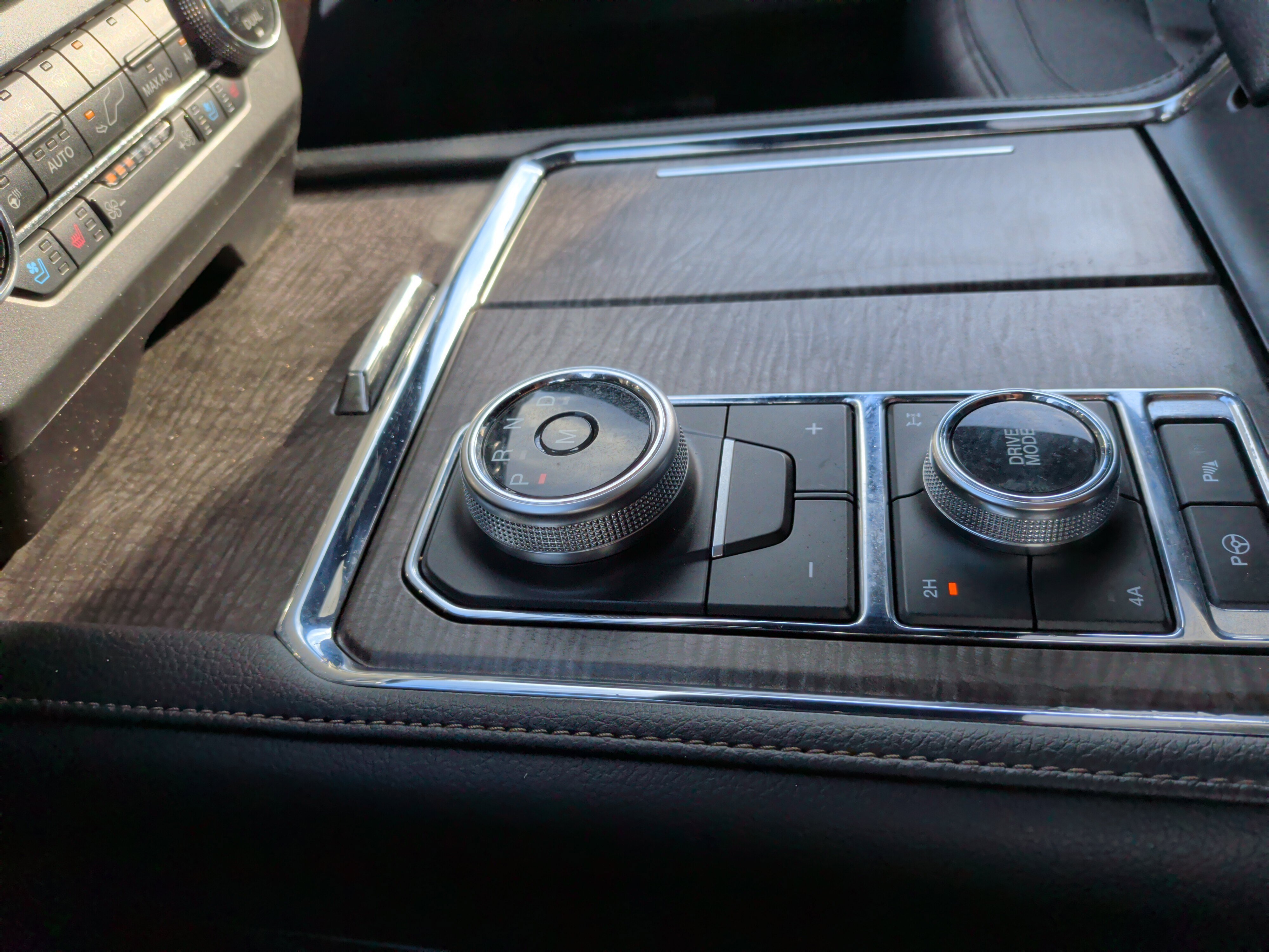 Used 2019 Ford Expedition Limited w/ Equipment Group 302A image 26