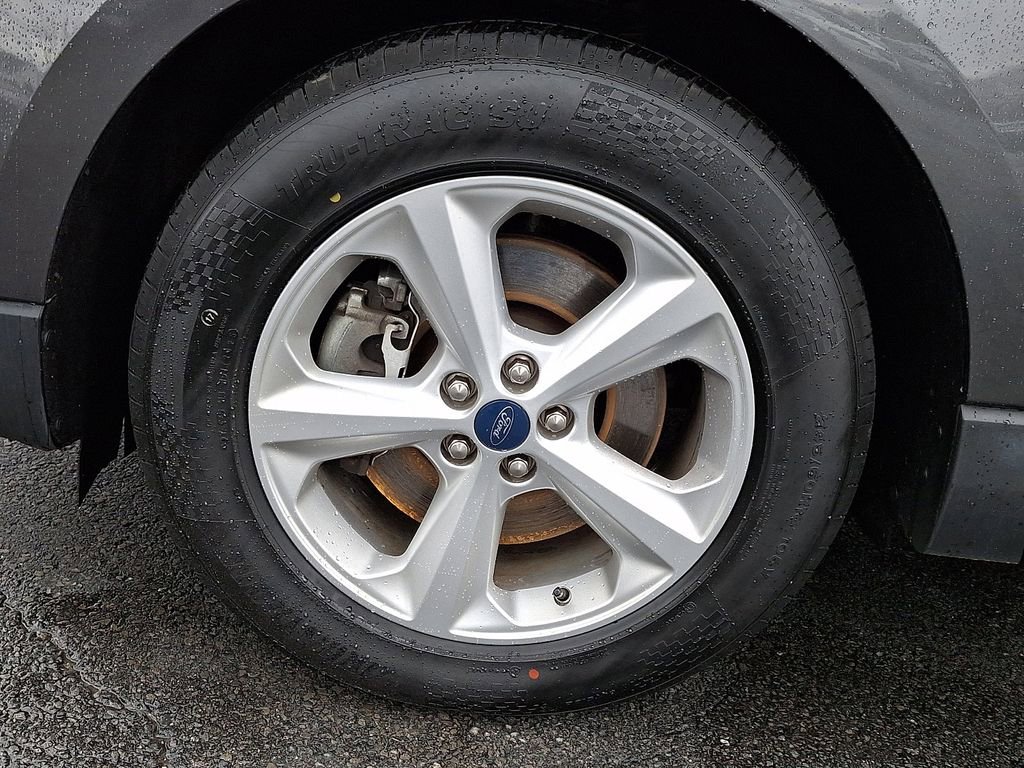 Certified 2020 Ford Edge SE image 8