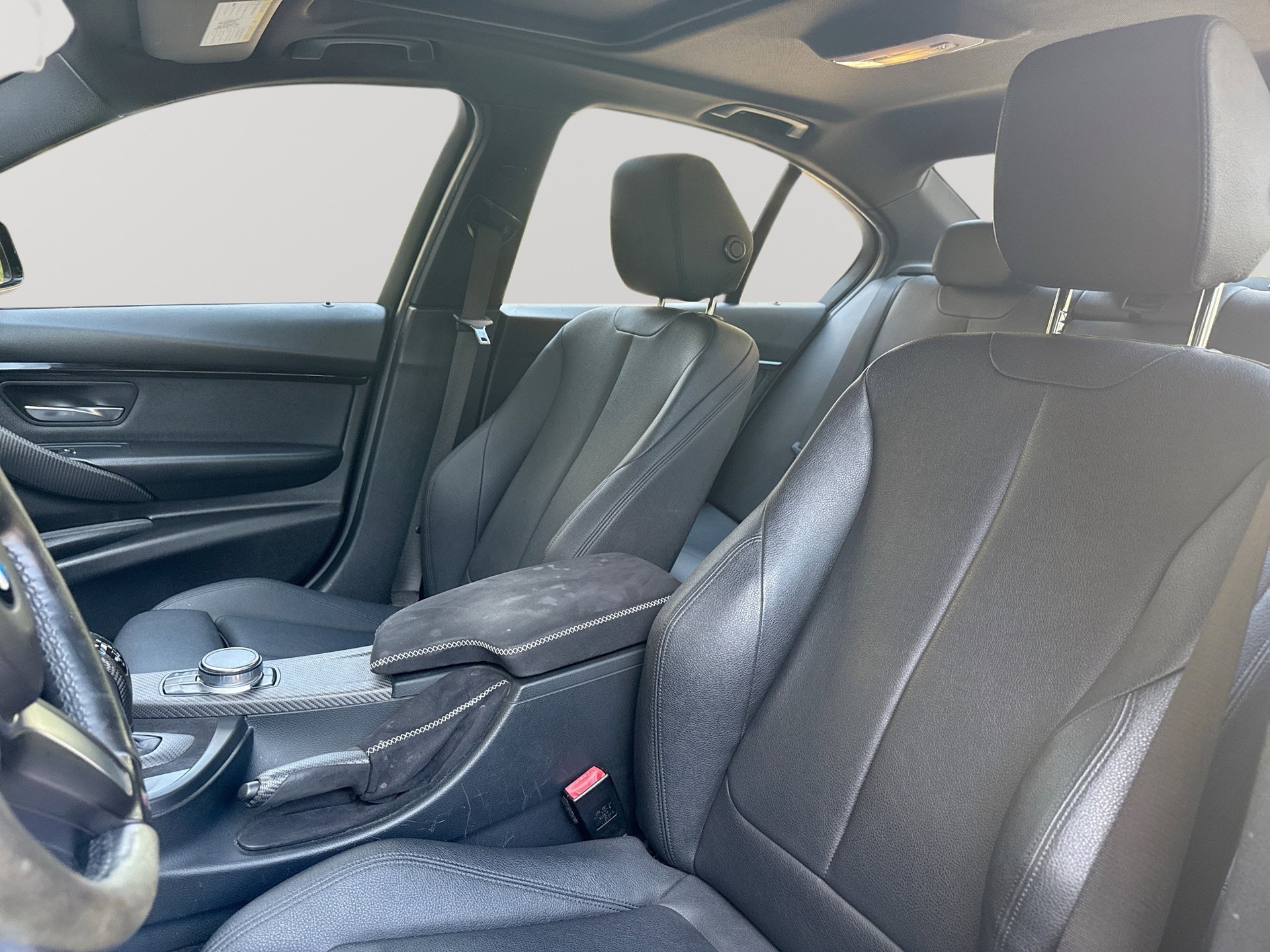 Used 2018 BMW 330i Sedan RWD image 13