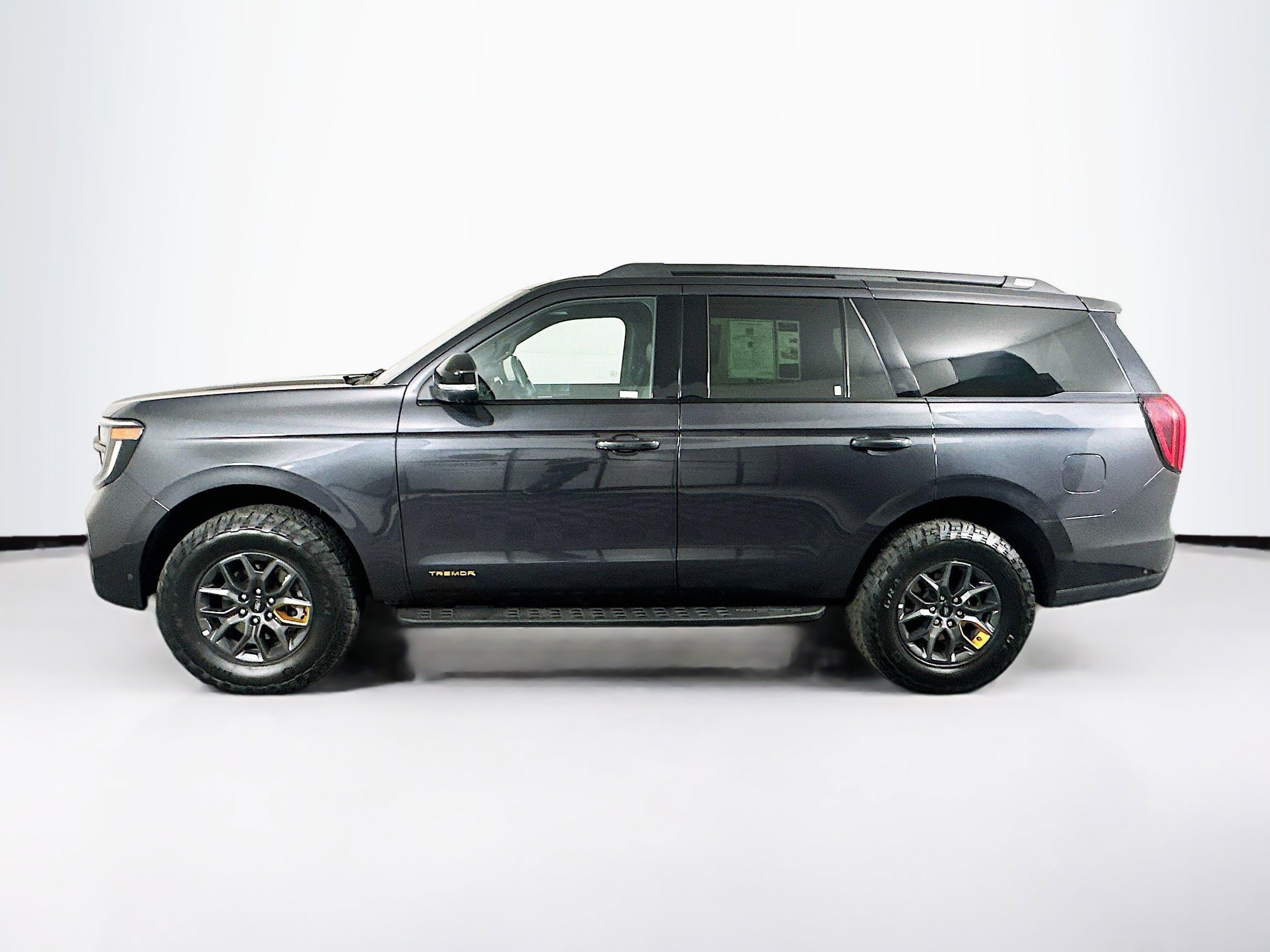 Used 2025 Ford Expedition Tremor image 4