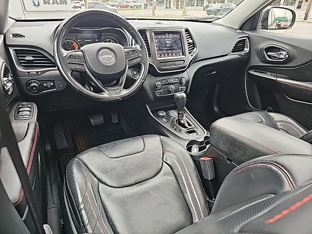 Used 2019 Jeep Cherokee Trailhawk image 17