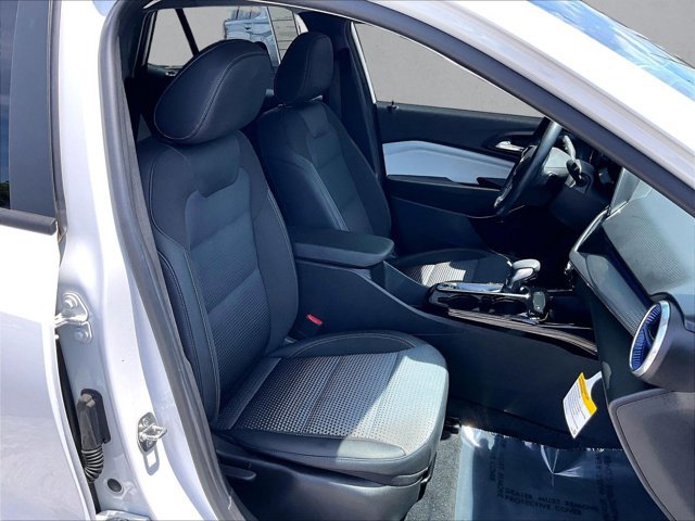Used 2024 Chevrolet Trax LT w/ Driver Confidence Package FWD image 9