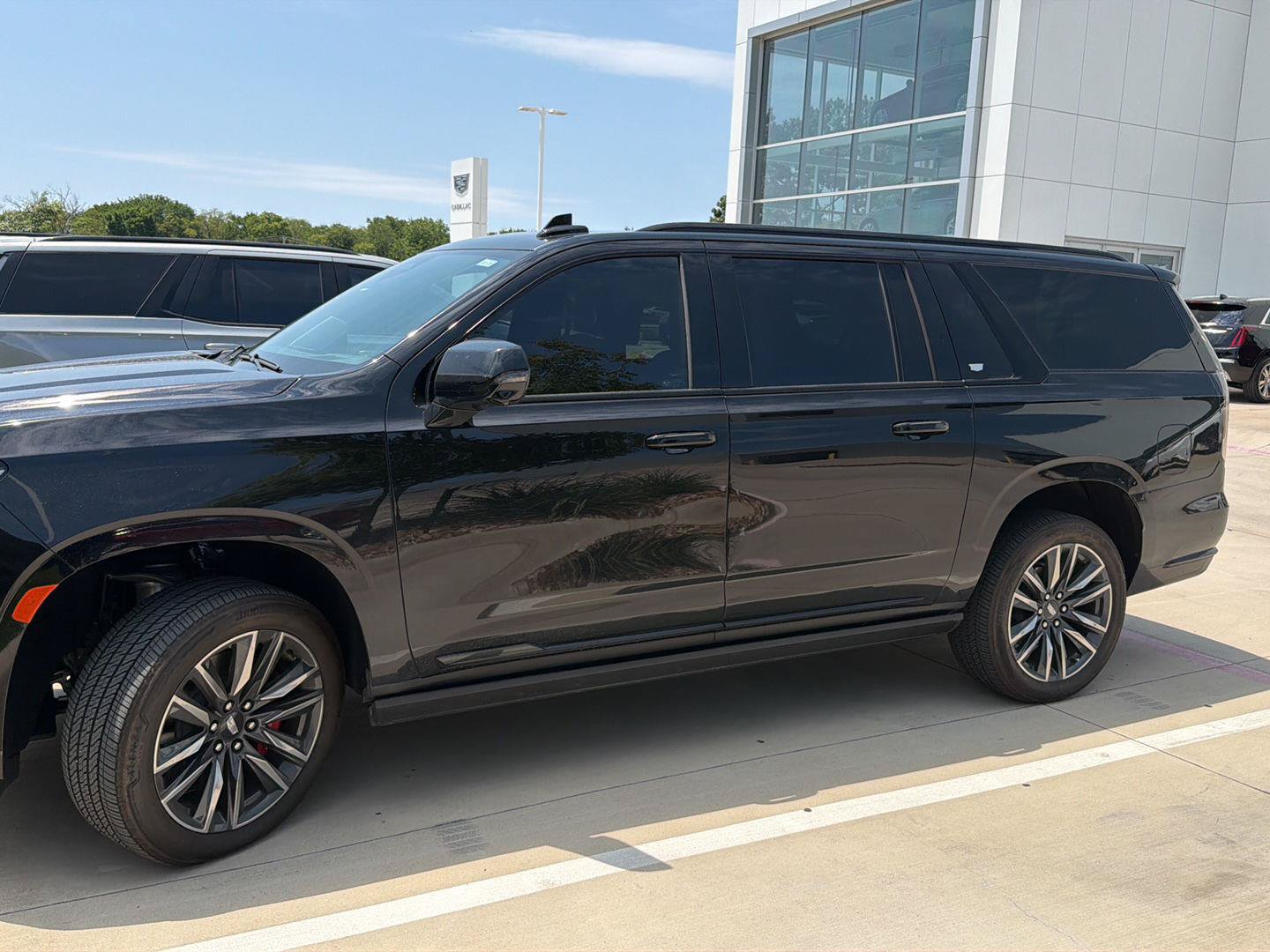 Certified 2023 Cadillac Escalade ESV Sport Platinum AWD/4WD image 21