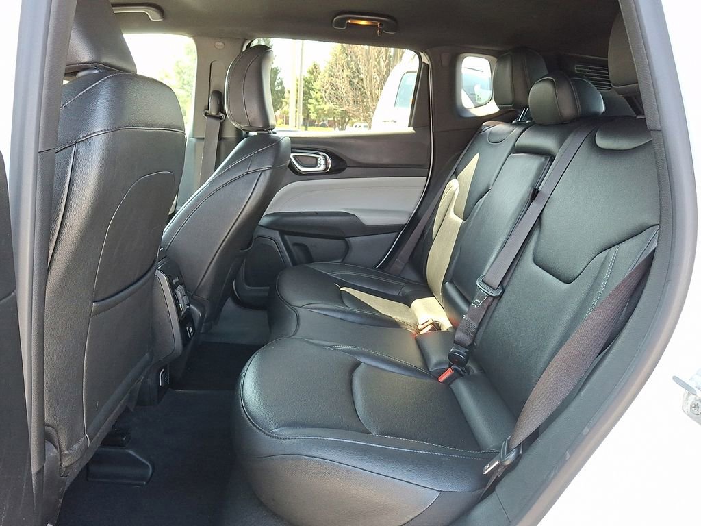 Used 2025 Jeep Compass Limited image 11
