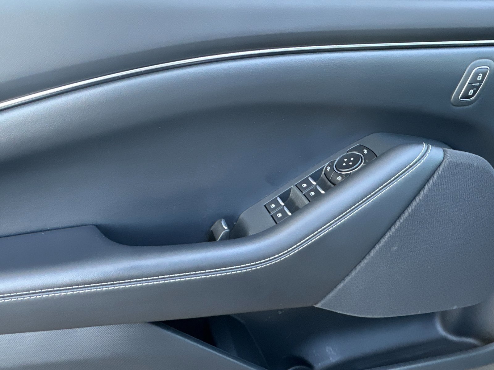 Certified 2021 Ford Mustang Mach-E Select image 12