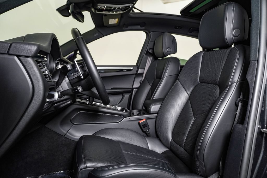 Used 2024 Porsche Macan S AWD/4WD image 5