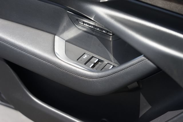 Used 2020 Jaguar XE S RWD image 30