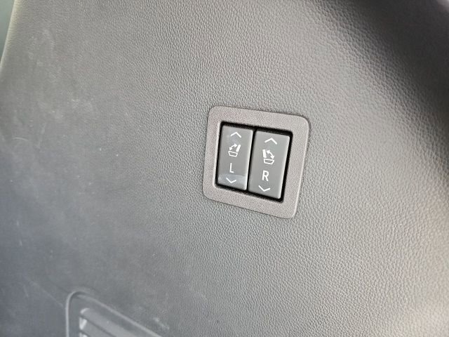 Used 2020 Buick Enclave Premium w/ Surround and Sites Package image 32