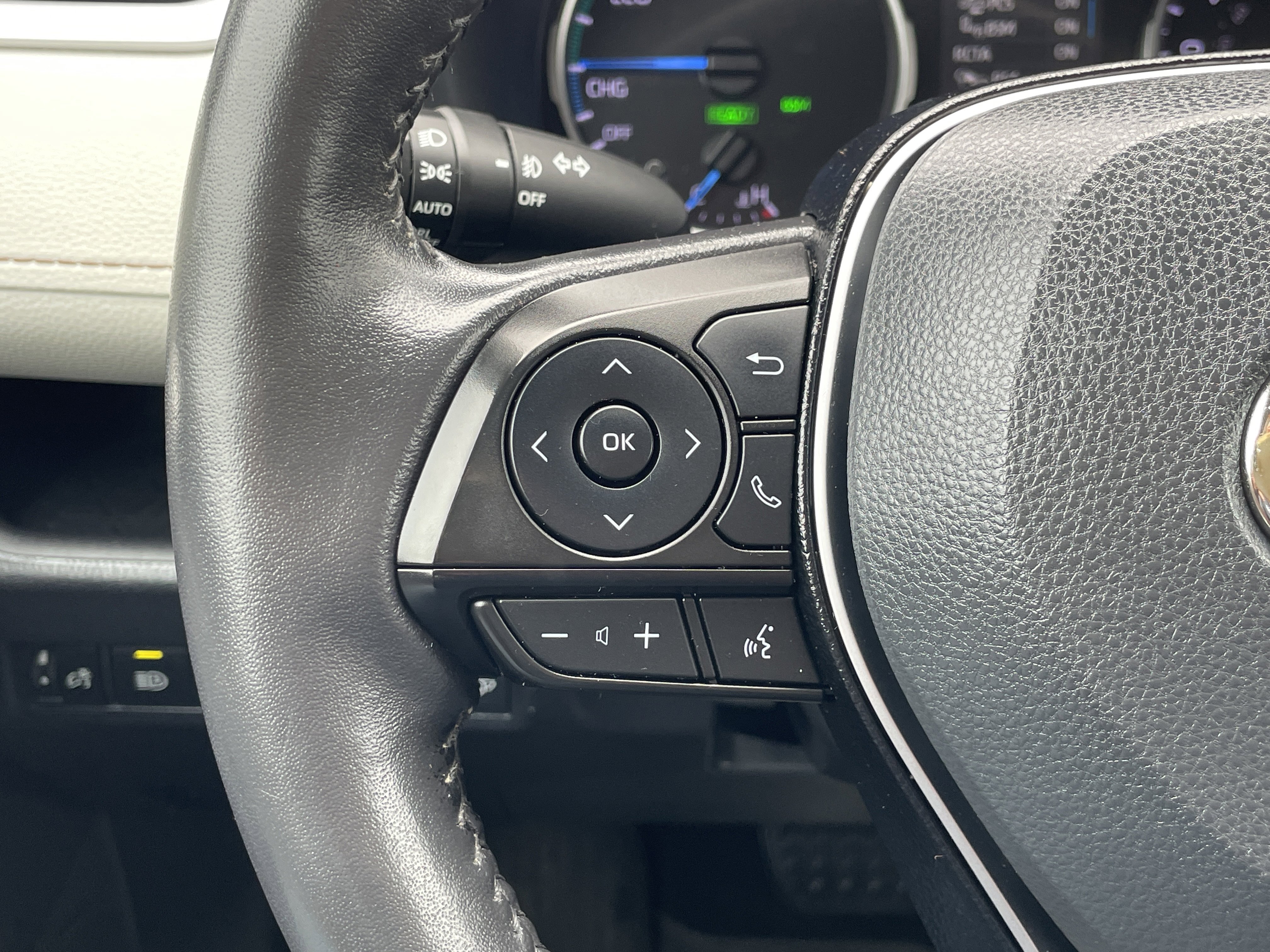 Used 2021 Toyota RAV4 XLE Premium image 24