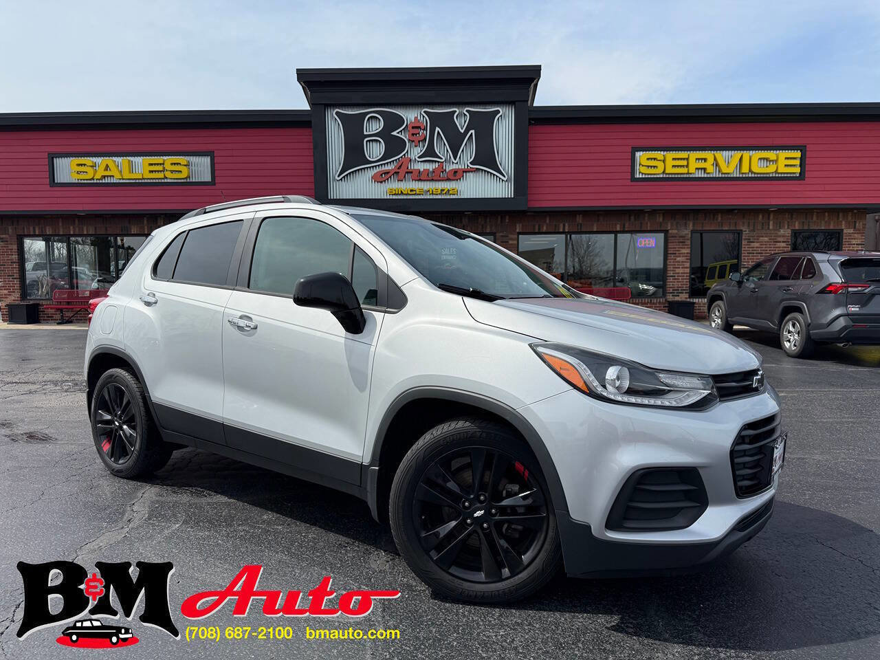Used 2018 Chevrolet Trax LT w/ Redline Edition FWD image 1