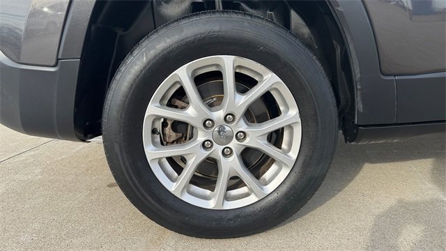 Used 2014 Jeep Cherokee Latitude w/ Comfort/Convenience Group image 9