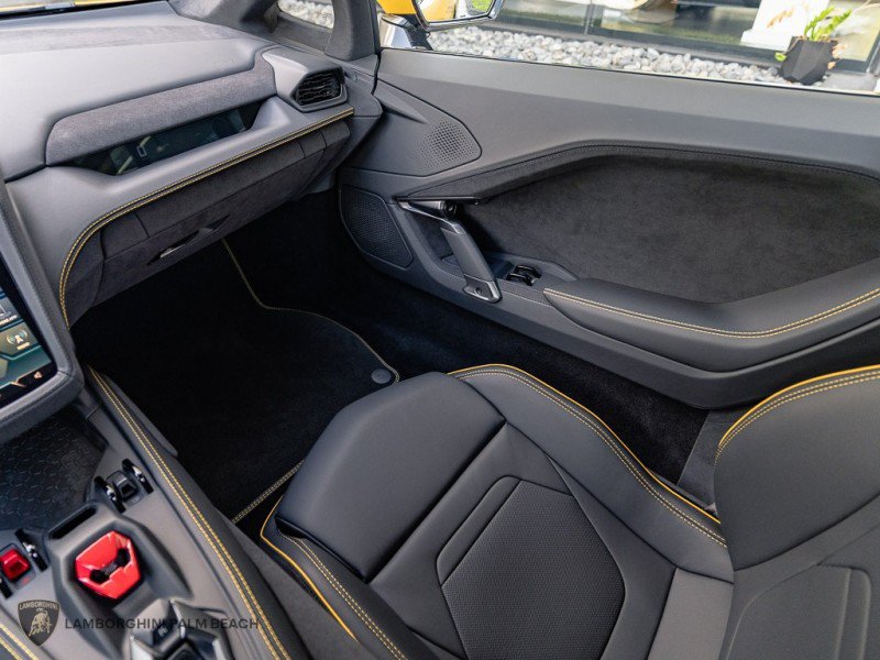 Used 2026 Lamborghini Temerario AWD/4WD image 9