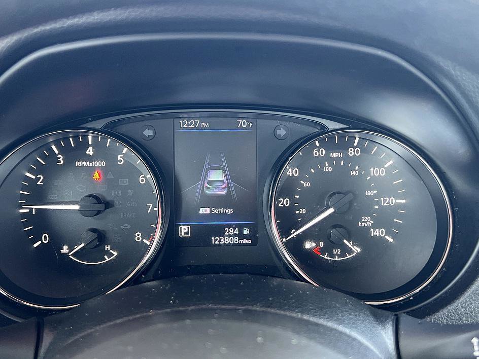 Used 2020 Nissan Rogue Sport S image 22