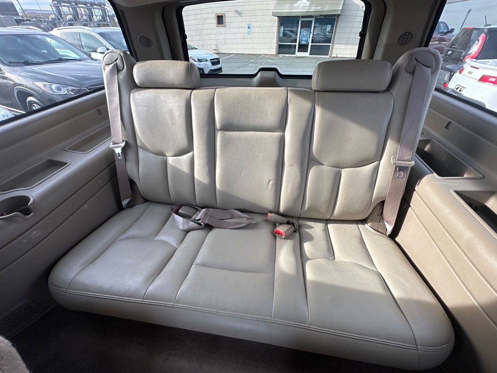 Used 2004 Chevrolet Suburban LT w/ Preferred Equipment Group image 15