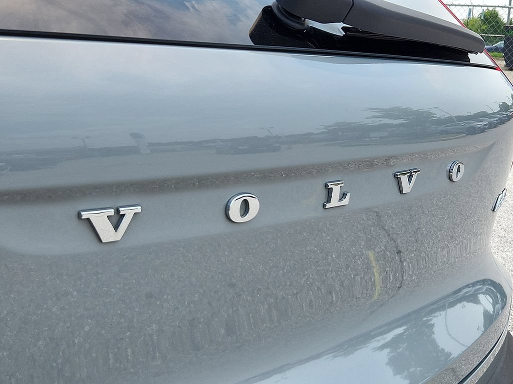 Used 2024 Volvo XC40 B5 Plus w/ Climate Package AWD/4WD image 27