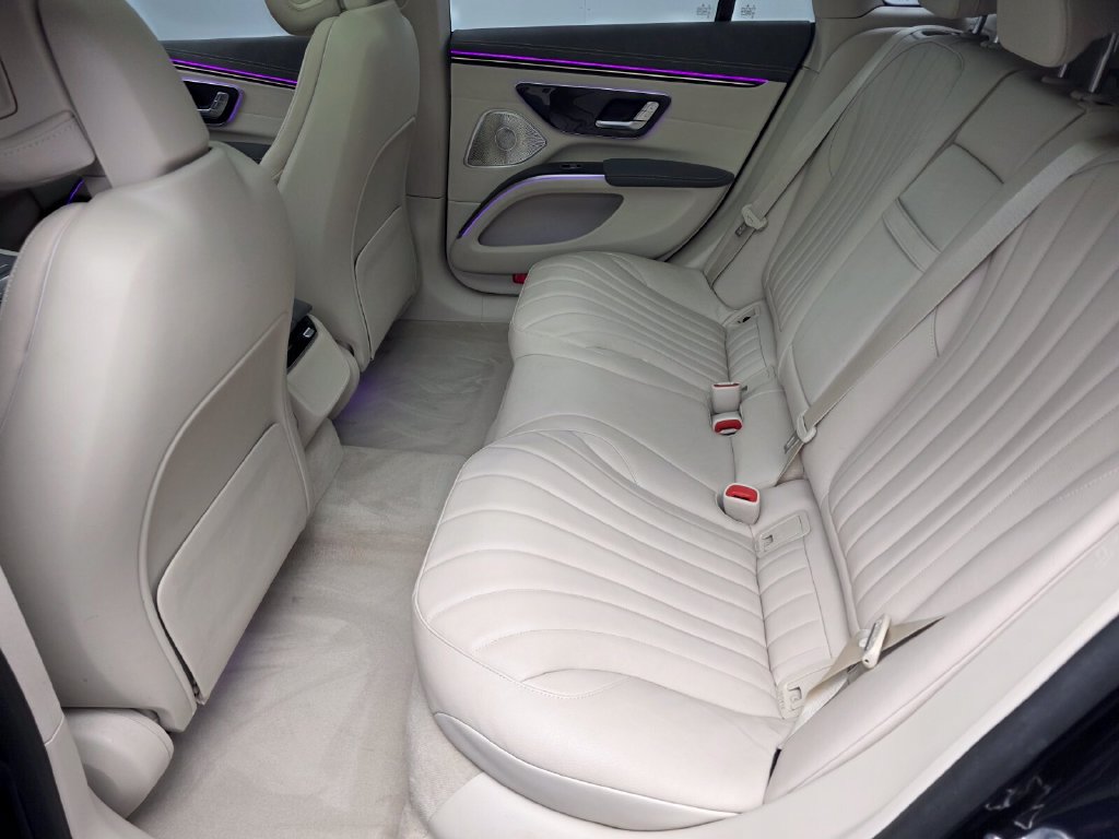 Used 2023 Mercedes-Benz EQS 580 4MATIC Sedan image 14