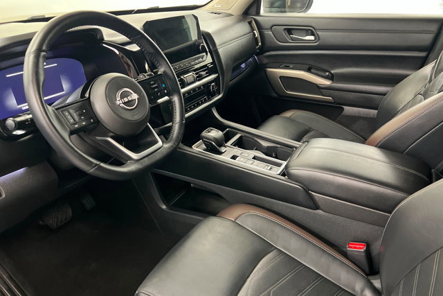 Certified 2023 Nissan Pathfinder Platinum FWD image 15
