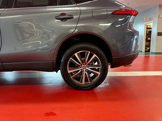 Certified 2023 Toyota Venza LE AWD/4WD image 29