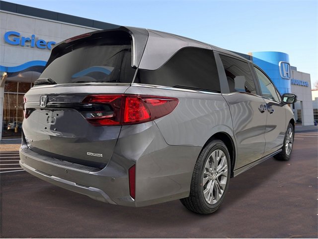 New 2026 Honda Odyssey Touring image 5