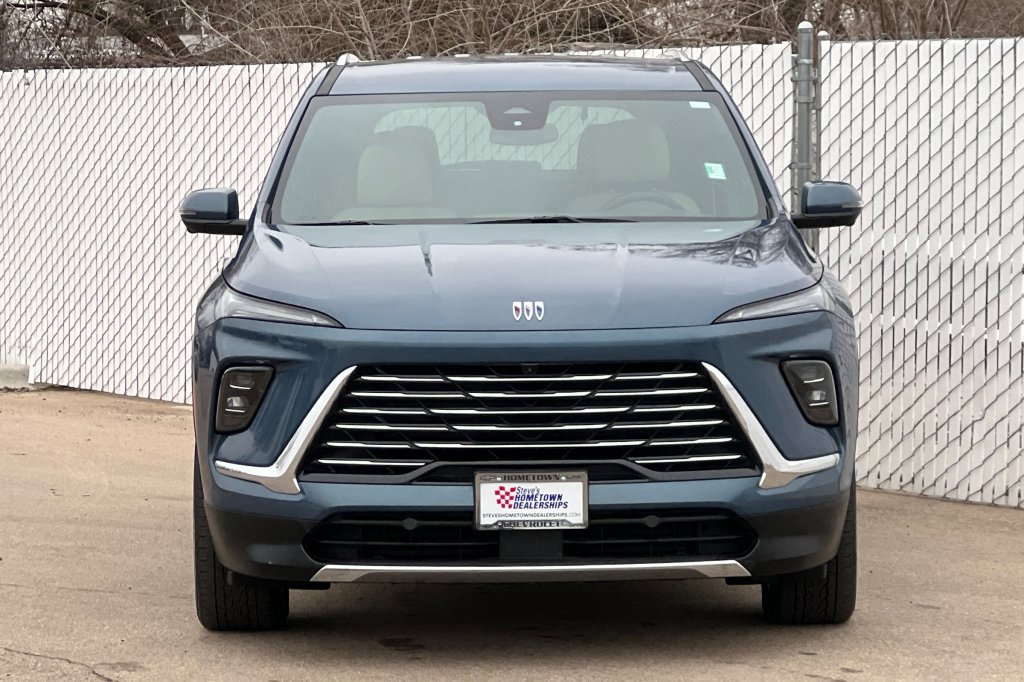 Used 2025 Buick Enclave Preferred image 6